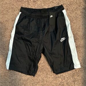 Nike Men's Black and White Athletic Shorts